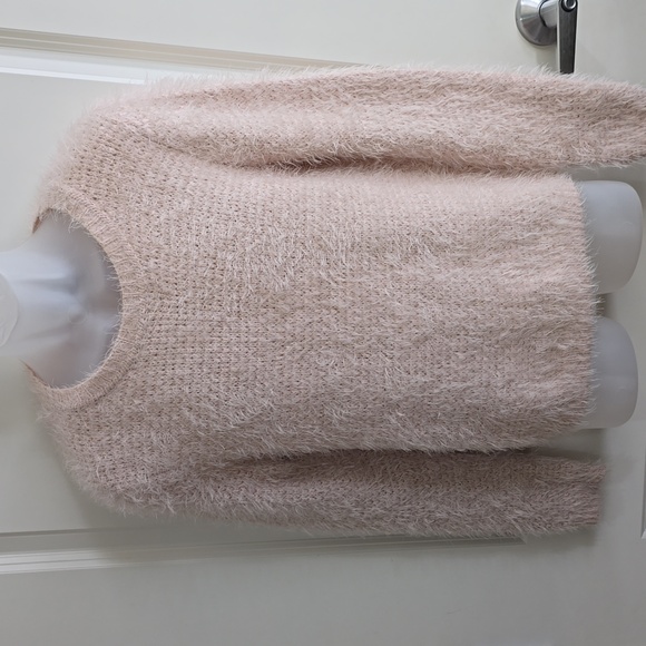 Forever 21 Soft and Fuzzy Light Pink Sweater Size Large - Picture 2 of 11